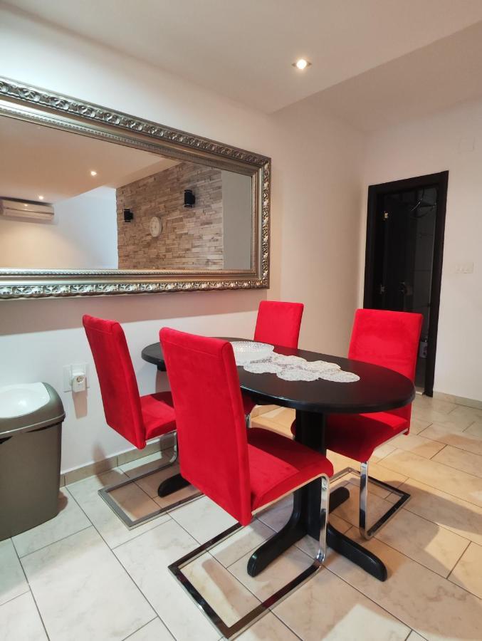 Sea Star Apartment Tivat Eksteriør bilde